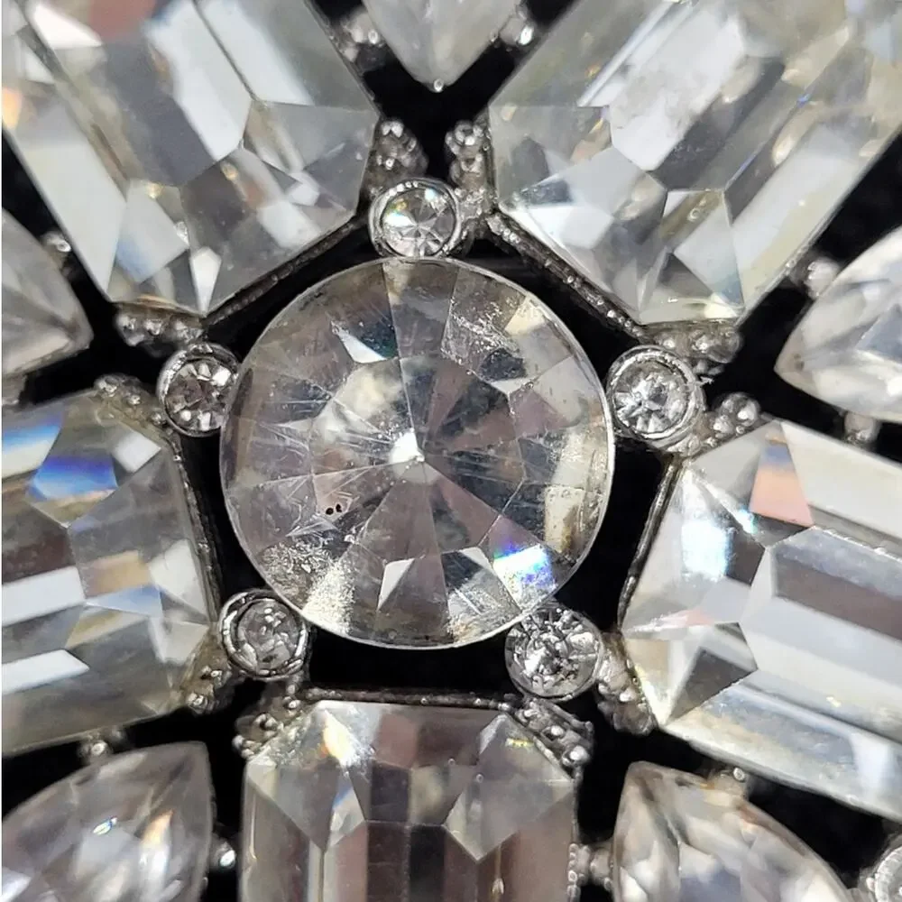 Sparkling ORA Vintage Rhinestone Starburst Brooch Retro Glam Statement Piece‎